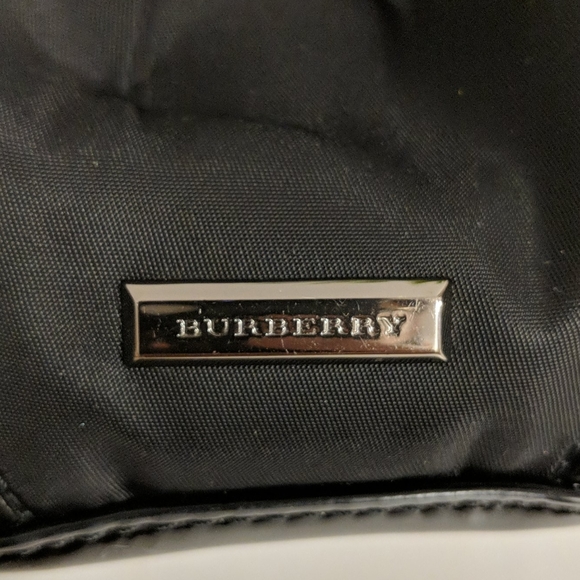 ✨Burberry✨ Patent Accent Cosmetic Bag - Picture 8 of 12
